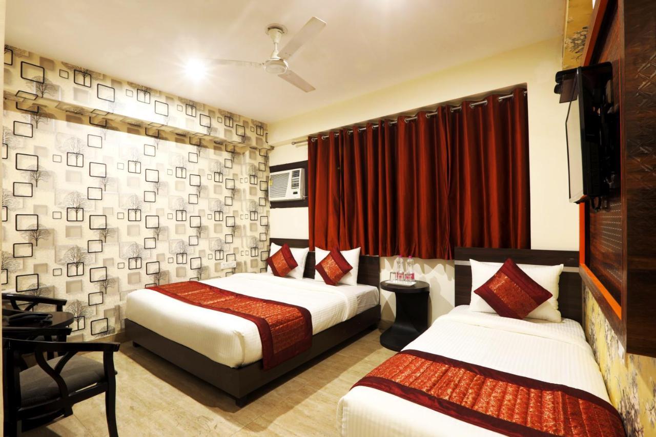 Hotel Sky Wood At Airport New Delhi Buitenkant foto