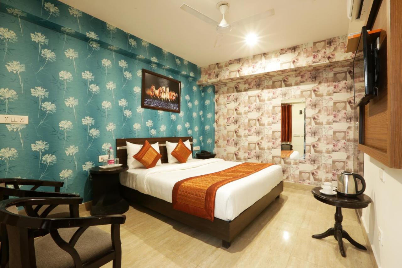 Hotel Sky Wood At Airport New Delhi Buitenkant foto