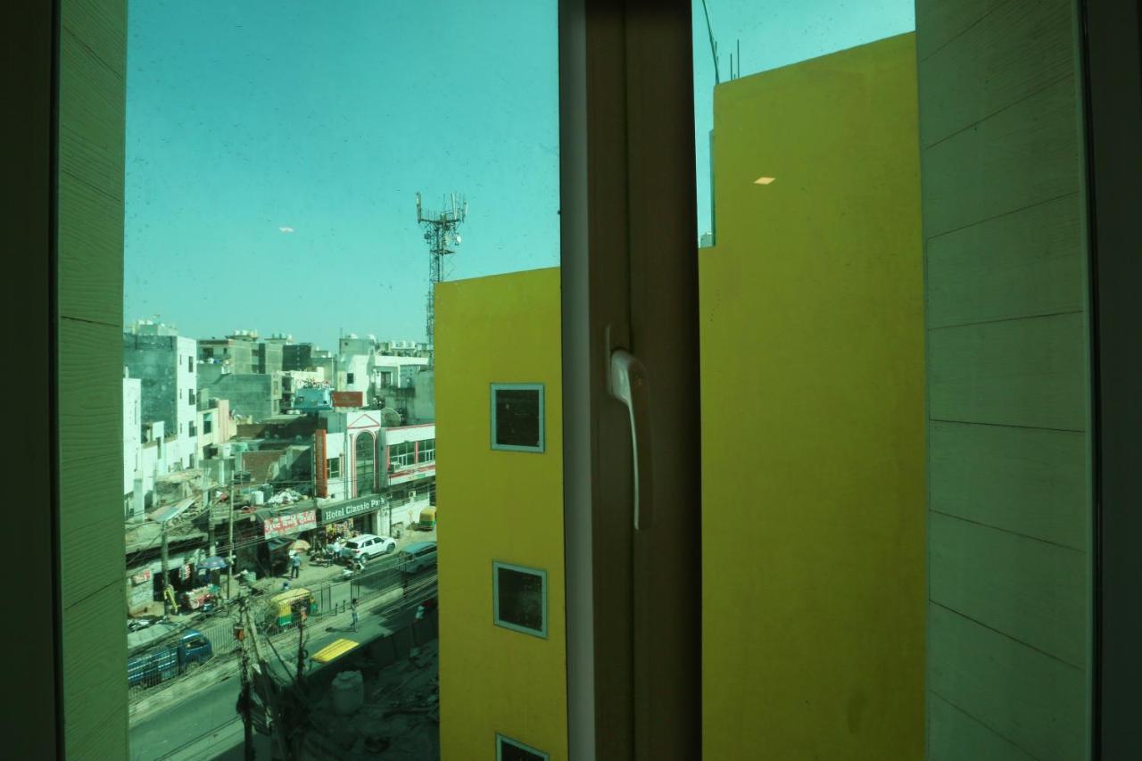 Hotel Sky Wood At Airport New Delhi Buitenkant foto