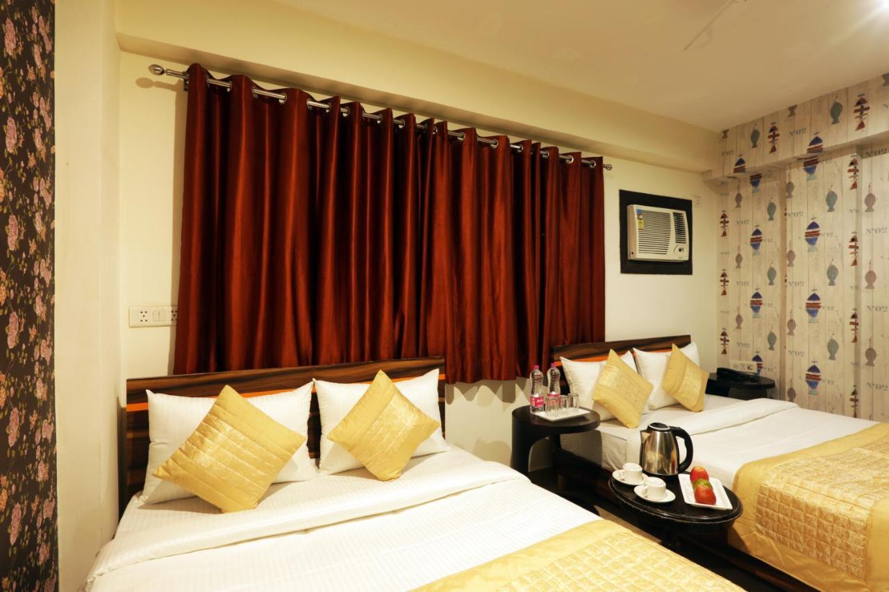 Hotel Sky Wood At Airport New Delhi Buitenkant foto