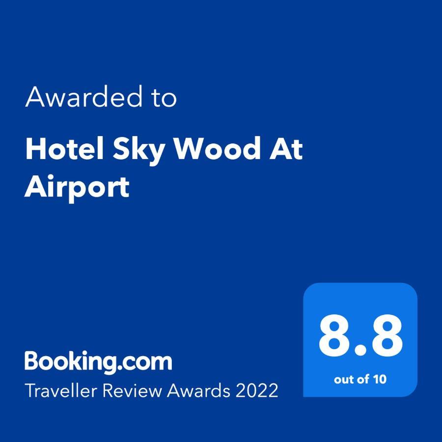Hotel Sky Wood At Airport New Delhi Buitenkant foto